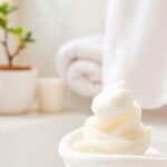 Oczyszczanie twarzy przy retinolu: jak chronić barierę skóry i uniknąć podrażnień podczas kuracji