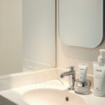 Oczyszczanie twarzy przy trądziku: skuteczne metody i czego unikać, by nie pogorszyć stanu skóry